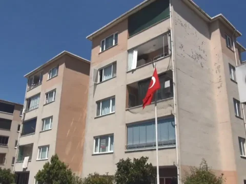 Silivride site toplantisinda aidat kavgasi 3 yarali ySj2UVOy